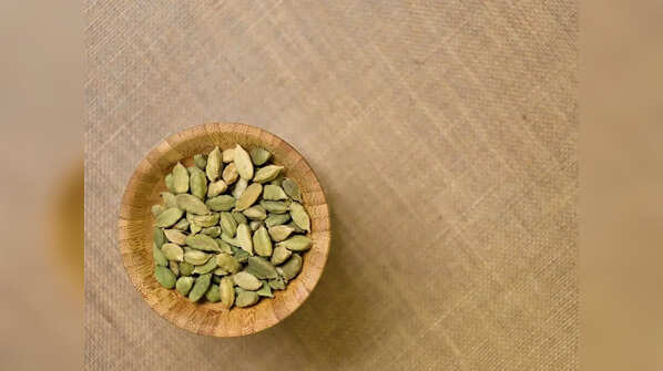 The Digestive Powerhouse: Why You Should Chew Cardamom After Meals